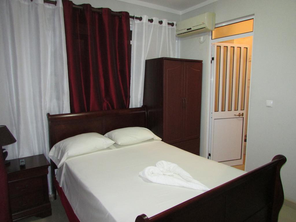 Residencial Girassol, Lda Bed and Breakfast São Filipe Exteriör bild